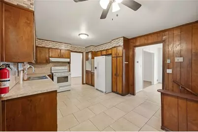 4253 Dunstan Court, Stone Mountain, GA 30083 - Photo 9