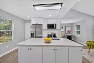 687 Woods Dr NW, Atlanta, GA 30318 - Photo 5