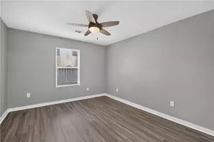 687 Woods Dr NW, Atlanta, GA 30318 - Photo 13