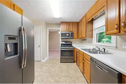 131 Maplewood Cove, Acworth, GA 30101 - Photo 3
