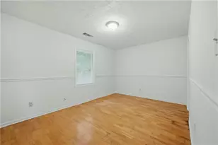 667 Hunting Creek Ln SE, Conyers, GA 30013 - Photo 3