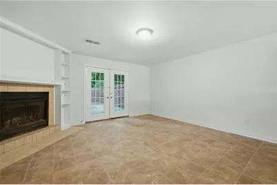 667 Hunting Creek Lane SE, Conyers, GA 30013 - Photo 5