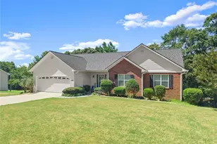 3322 Barry Ln, Gainesville, GA 30506 - Photo 3