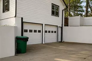 646 Hunt Station Dr, Lawrenceville, GA 30044 - Photo 17