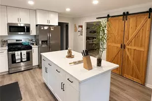 646 Hunt Station Dr, Lawrenceville, GA 30044 - Photo 5