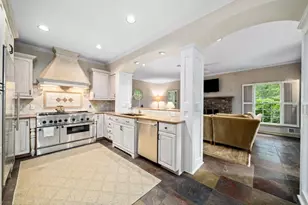 8950 Huntcliff Trce, Sandy Springs, GA 30350 - Photo 15
