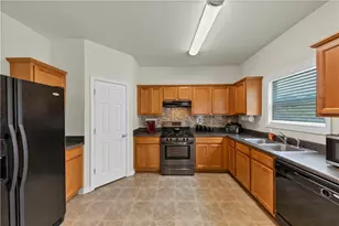 1936 Lakeshore Overlook Cir NW, Kennesaw, GA 30152 - Photo 13