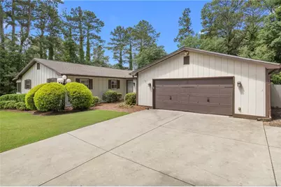 1204 Heritage Hills Circle, Snellville, GA 30078 - Photo 3