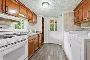 184 Fairview Dr, Fairburn, GA 30213 - Photo 13