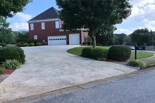 5760 Dovnick Dr SW, Lilburn, GA 30047 - Photo 3