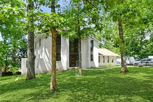 1113 Honeysuckle Dr, Canton, GA 30114 - Photo 3
