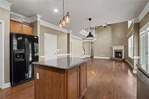 810 Sapphire Ln, Sugar Hill, GA 30518 - Photo 9