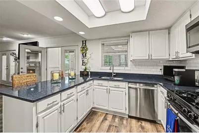 24 Sutton Place, Avondale Estates, GA 30002 - Photo 9