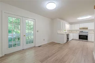 2424 Tammeron Dr S W, Marietta, GA 30064 - Photo 13