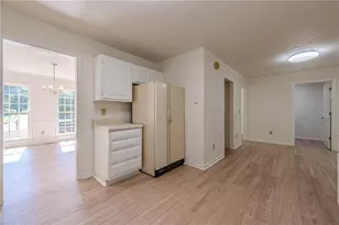 2424 Tammeron Dr S W, Marietta, GA 30064 - Photo 9