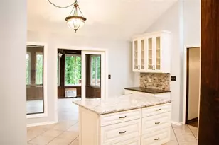 7930 Sweetwater Dr, Douglasville, GA 30135 - Photo 5