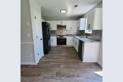 833 Kendall Park Drive, Winder, GA 30680 - Photo 9