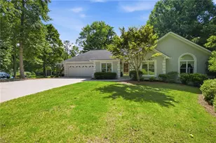 2840 Lake Ct, Cumming, GA 30041 - Photo 3