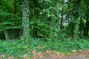 721 Aberdeen Dr, Stone Mountain, GA 30083 - Photo 1