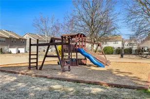 4753 Beacon Ridge Ln, Flowery Branch, GA 30542 - Photo 5
