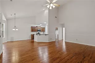 402 Freedom Ln, Peachtree City, GA 30269 - Photo 5