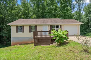 3030 Meadowridge Dr, Gainesville, GA 30507 - Photo 3