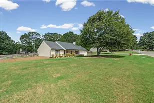408 Wilshire Ln, Bethlehem, GA 30620 - Photo 3