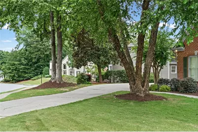 10565 Cauley Creek Drive, Johns Creek, GA 30097 - Photo 3