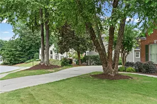 10565 Cauley Creek Dr, Johns Creek, GA 30097 - Photo 3