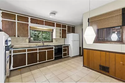 165 W Spalding Drive, Atlanta, GA 30328 - Photo 13