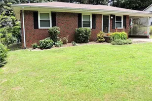 1144 Piedmont Pl, Gainesville, GA 30501 - Photo 3