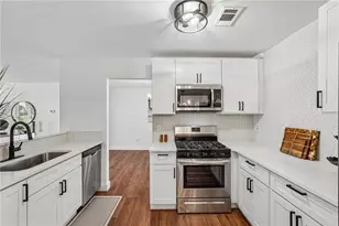 1050 Parkwest Ct, Stone Mountain, GA 30088 - Photo 7