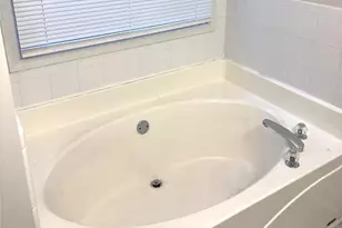 718 N Evelyn Pl NW, Atlanta, GA 30318 - Photo 17