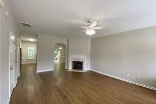 677 Kenridge Dr, Suwanee, GA 30024 - Photo 9