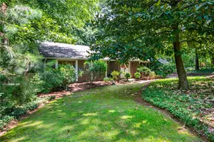 2805 Burtz Dr, Marietta, GA 30068 - Photo 3