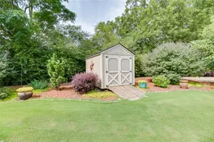 820 Lakeview Bend Cir, Jefferson, GA 30549 - Photo 47