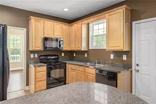 7913 Pea Ridge Rd, Lula, GA 30554 - Photo 11