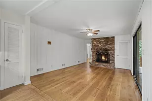 4725 Kitty Hawk Pl, Atlanta, GA 30342 - Photo 13