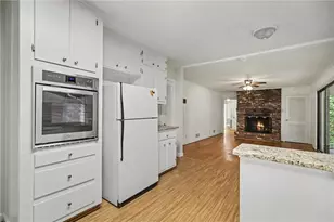 4725 Kitty Hawk Pl, Atlanta, GA 30342 - Photo 11