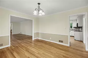 4725 Kitty Hawk Pl, Atlanta, GA 30342 - Photo 7