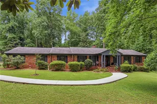 635 Wisteria Dr, Marietta, GA 30064 - Photo 1
