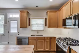 2651 Chandler Grove Ct, Buford, GA 30519 - Photo 17