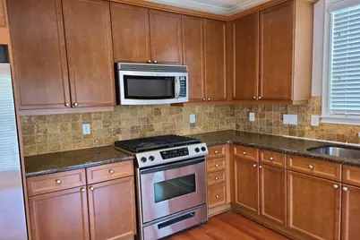 942 Perimeter Walk, Dunwoody, GA 30338 - Photo 5