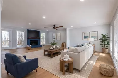 330 London Dale, Woodstock, GA 30189 - Photo 5