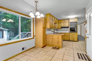 4548 Fountainhead Dr, Stone Mountain, GA 30083 - Photo 7