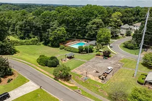 621 Radford Cir, Woodstock, GA 30188 - Photo 27