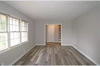 4828 Scotland Drive, Stone Mountain, GA 30088 - Photo 5