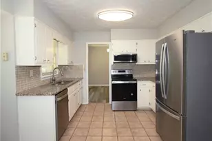 4828 Scotland Dr, Stone Mountain, GA 30088 - Photo 9