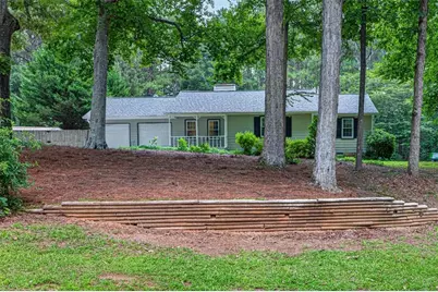 3735 Creekwood Drive, Loganville, GA 30052 - Photo 5