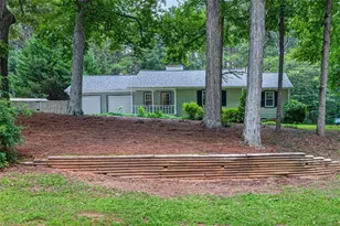 3735 Creekwood Dr, Loganville, GA 30052 - Photo 5